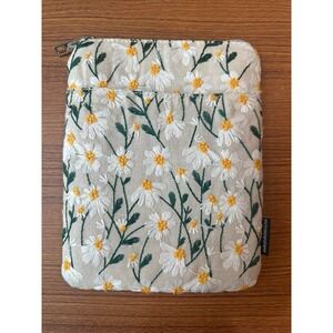 New Daisy Embroidered Tablet Case Holder